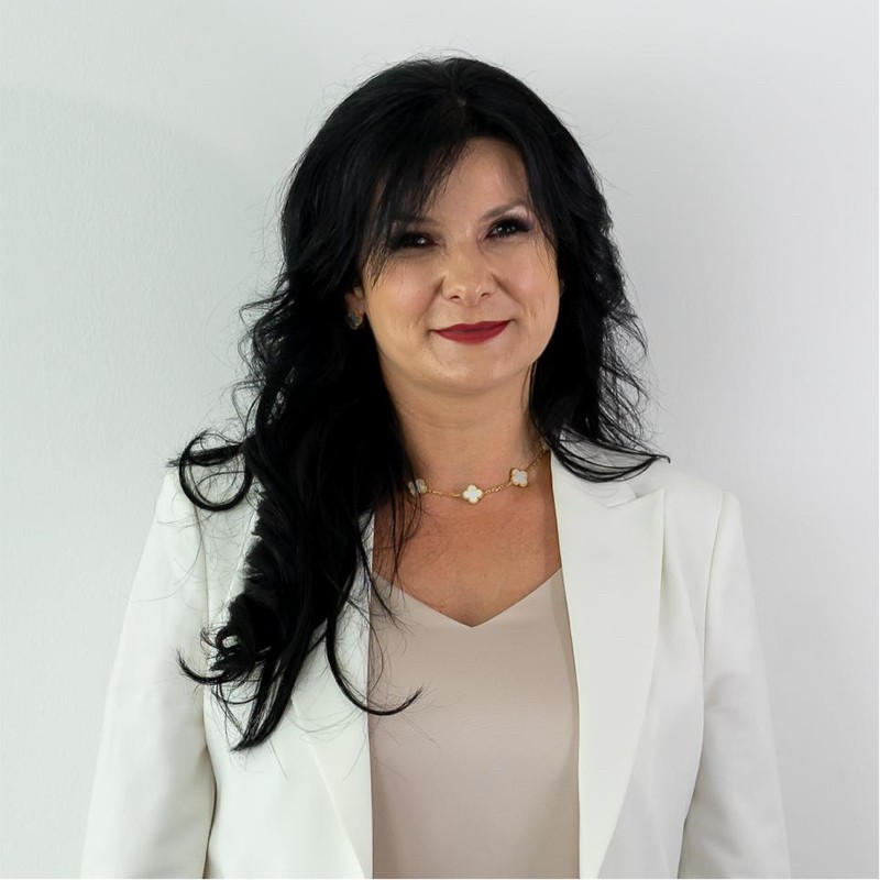 Eva Zeleskiewicz, CEO at Evlai Flowers